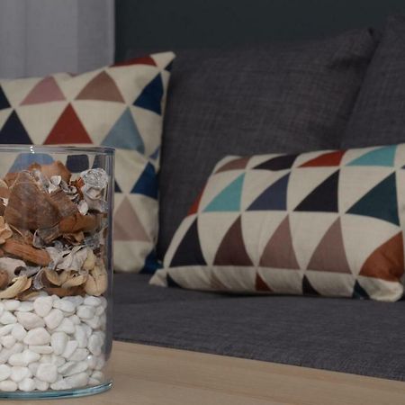 Modern And Cozy Apartment Питешти Экстерьер фото