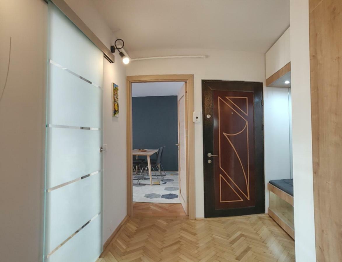 Modern And Cozy Apartment Питешти Экстерьер фото