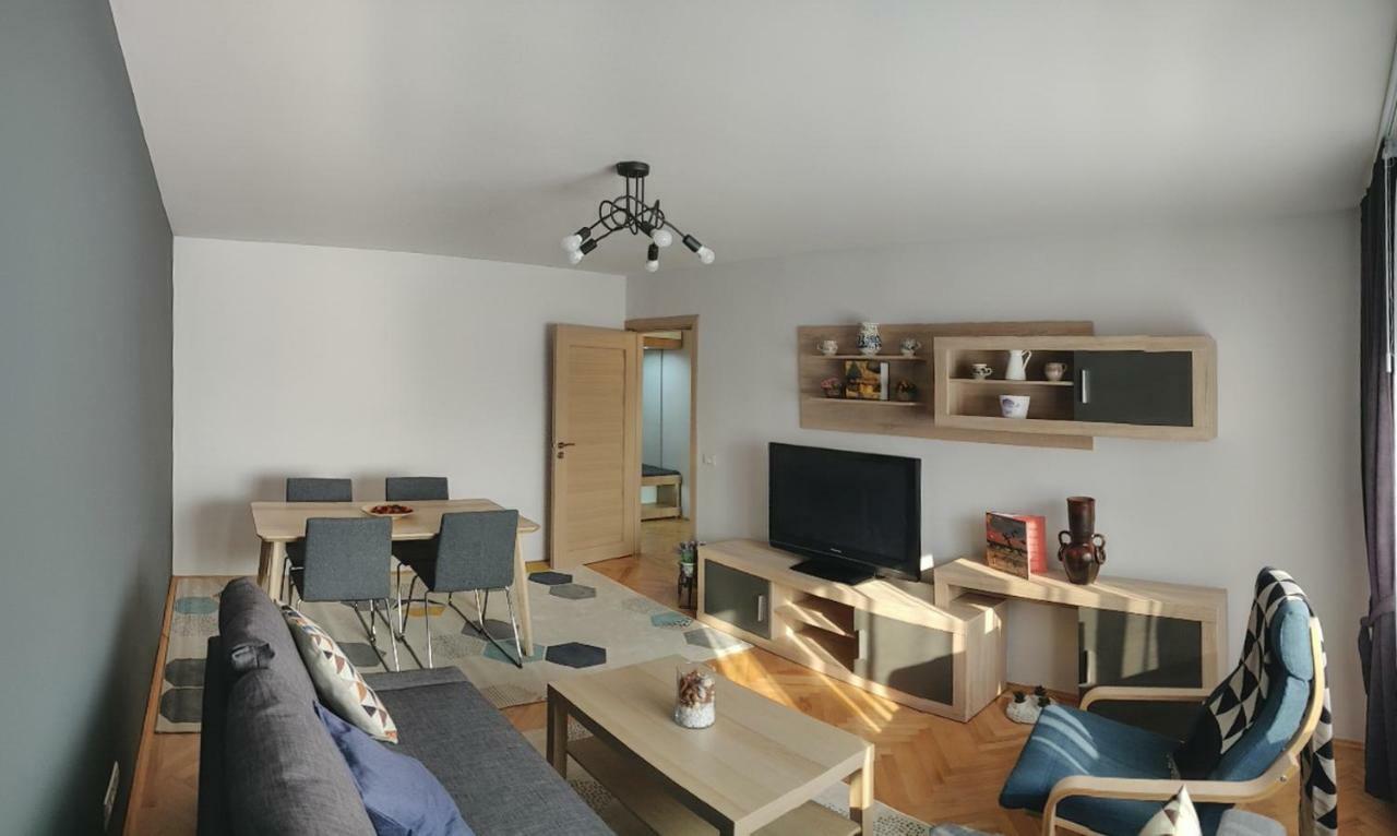 Modern And Cozy Apartment Питешти Экстерьер фото