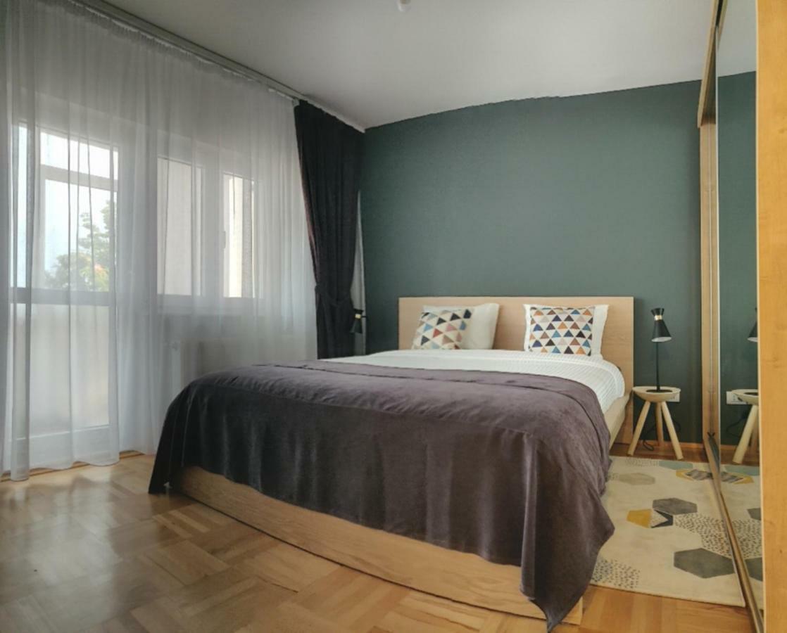 Modern And Cozy Apartment Питешти Экстерьер фото